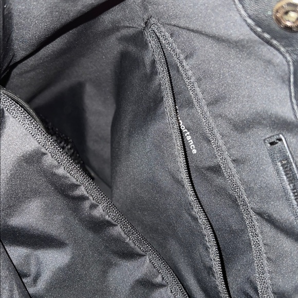 Lululemon All Set Bucket Bag - Picture 9 of 16